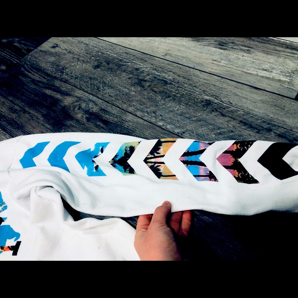 White hooded sweatshirt